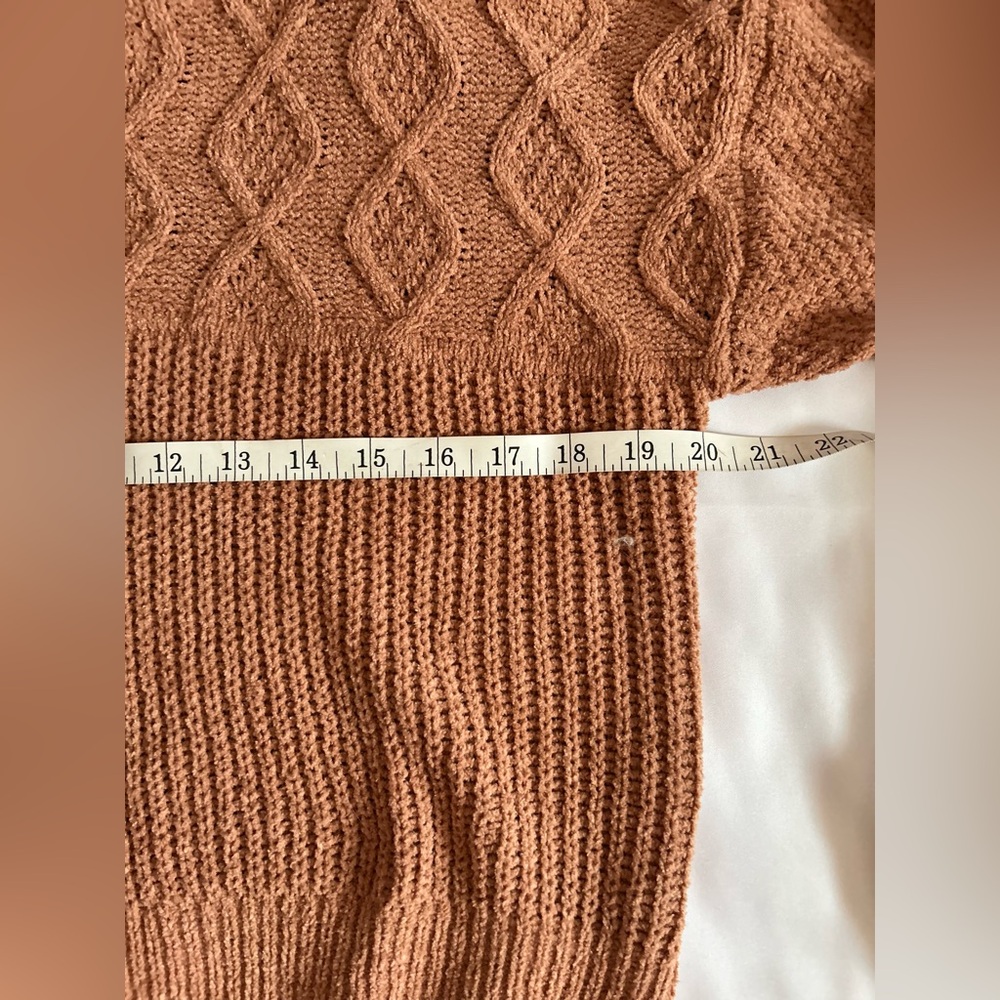 Pink Rose Brown
Cropped Mock Neck Sweater Size Medium - Picture 6 of 9